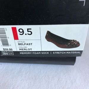 Women"s Merlot velvet flat shoes Vera by Vera Wang size 9.5